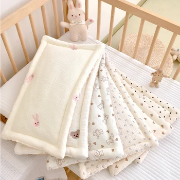 Подушка для новорожденных из хлопкового бархата с мультяшным рисунком, плоская подушка для защиты от рвоты, подушка для новорожденных 0-12 месяцев