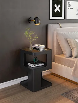 Прикроватная тумбочка в стиле минимализма из железа, роскошный диван в гостиной, небольшой приставной столик, прикроватная тумбочка в спальне, современный креатив